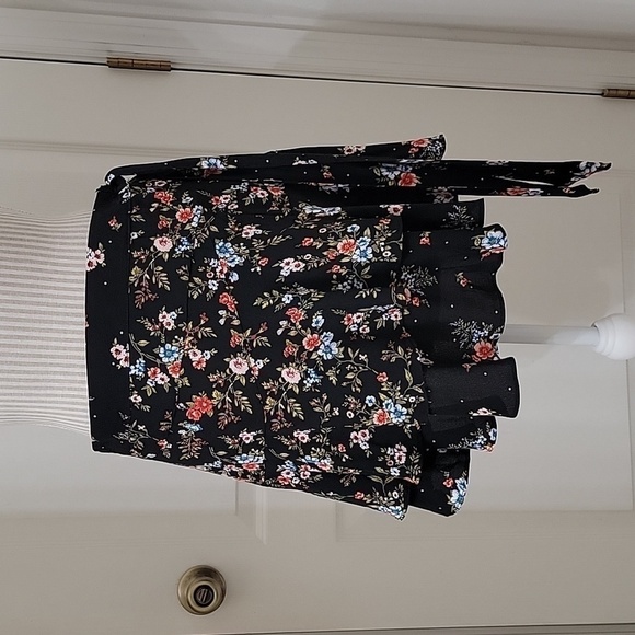 Forever 21 Faux Wrap Size S Layered Floral Mini Skirt. Excellent Used Condition - Picture 1 of 10